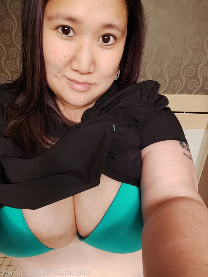Lan [ curvyaznhotwife ] Onlyfans leaked photo 7576926 on Hotleaks.tv