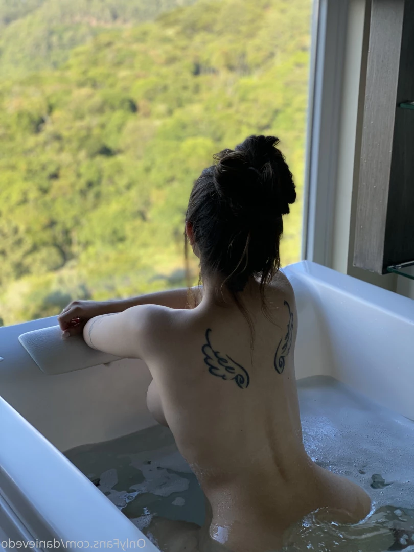 Danielle Vedovelli 🌸 [ danievedo ] Onlyfans leaked photo 7536895 on Hotleaks.tv