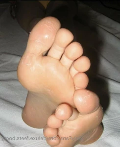 6687305