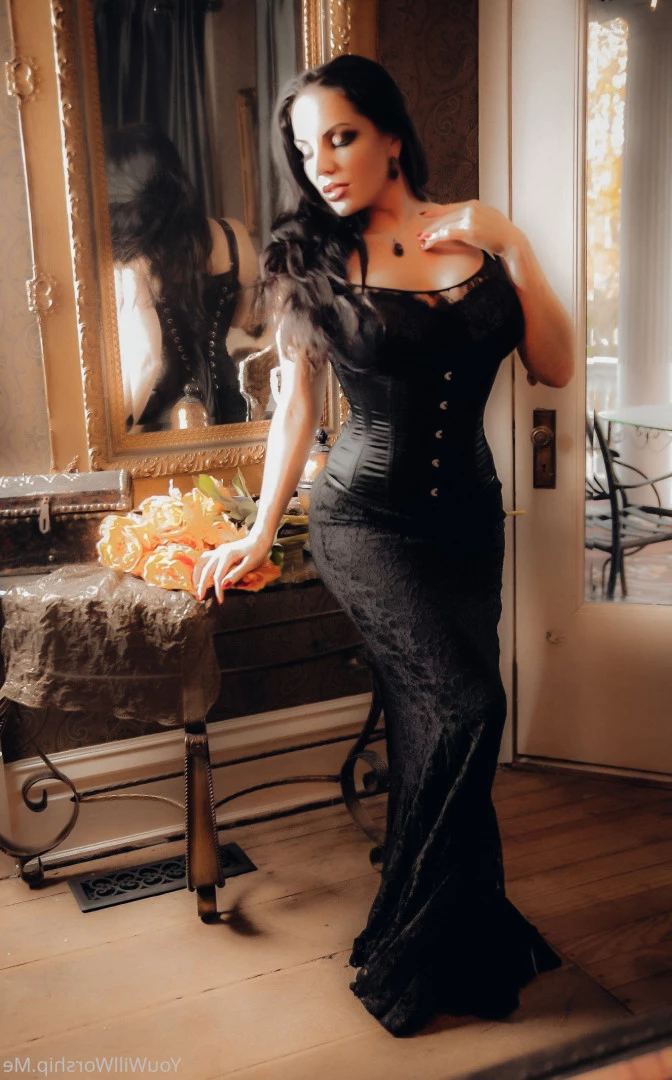 Goddess Alexandra Snow [ dominasnow ] Onlyfans leaked photo 6422230 on Hotleaks.tv