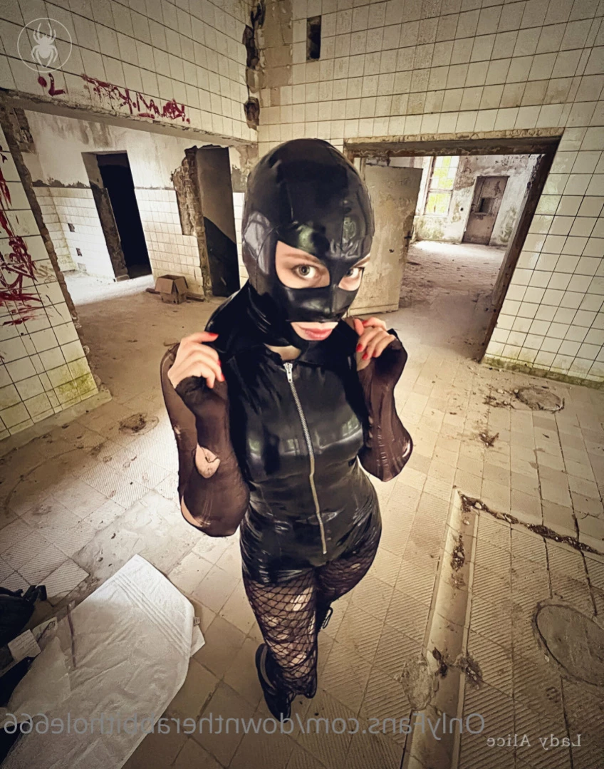 Lady Alice [ downtherabbithole666 ] Onlyfans leaked photo 11048104 on Hotleaks.tv