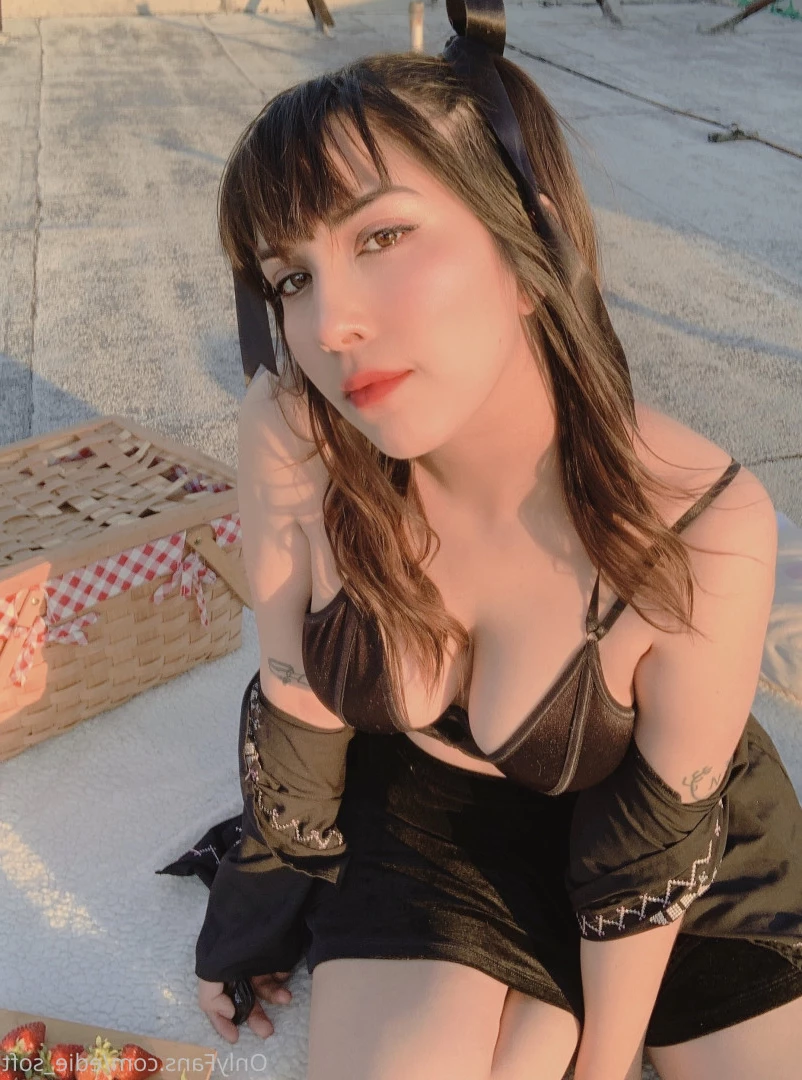 EdieSoft [ edie_soft ] Onlyfans leaked photo 7662959 on Hotleaks.tv