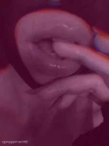 7695973