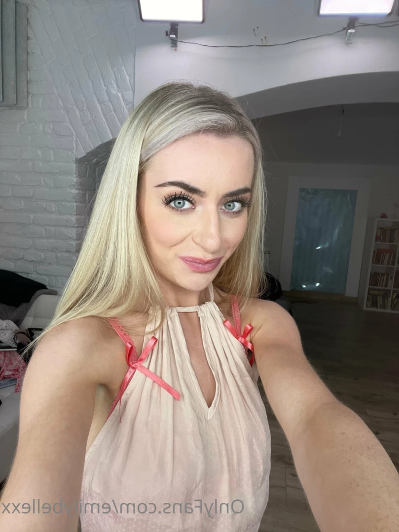 Emily Bellexx [ emilybellexx ] Onlyfans leaked photo 11047895 on Hotleaks.tv