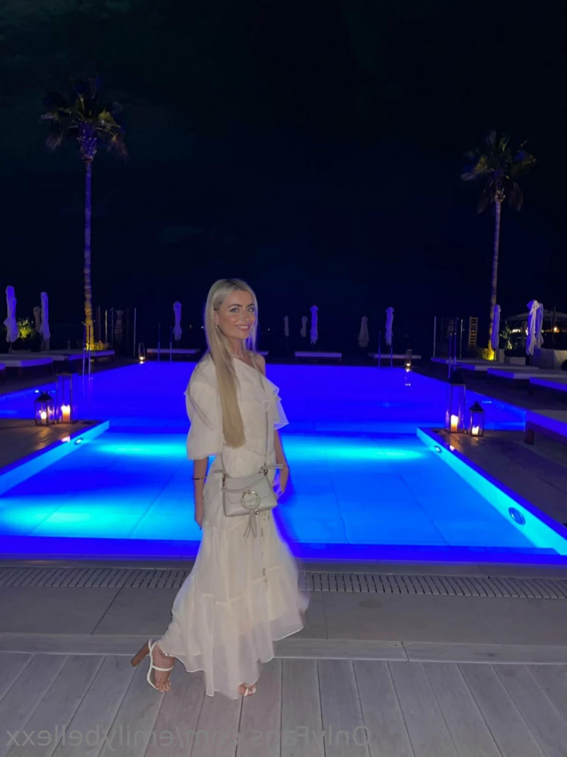 Emily Bellexx [ emilybellexx ] Onlyfans leaked photo 11047910 on Hotleaks.tv
