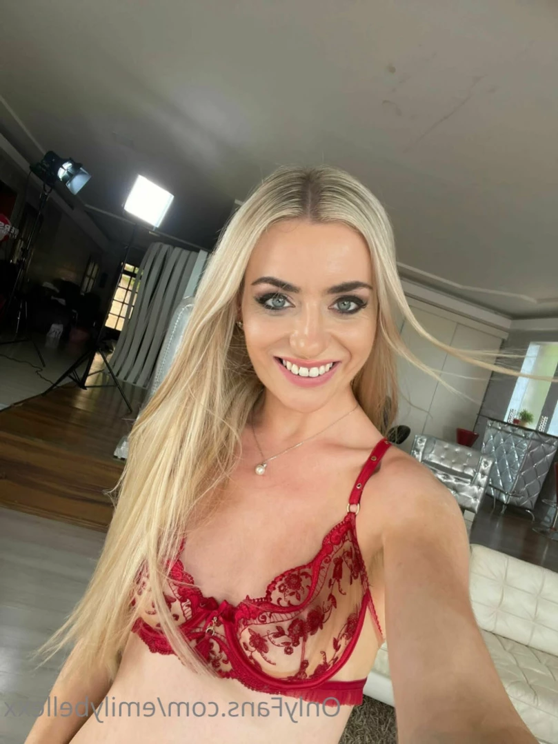 Emily Bellexx [ emilybellexx ] Onlyfans leaked photo 11047928 on Hotleaks.tv