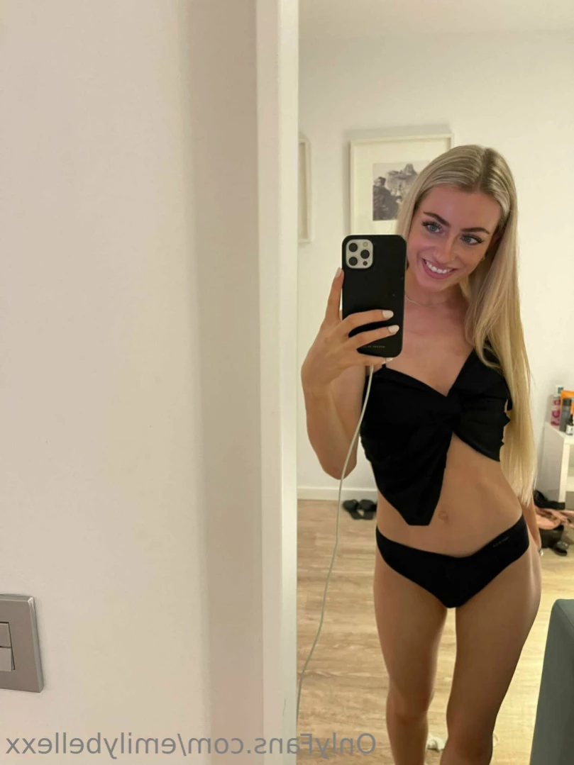 Emily Bellexx [ emilybellexx ] Onlyfans leaked photo 11049125 on Hotleaks.tv