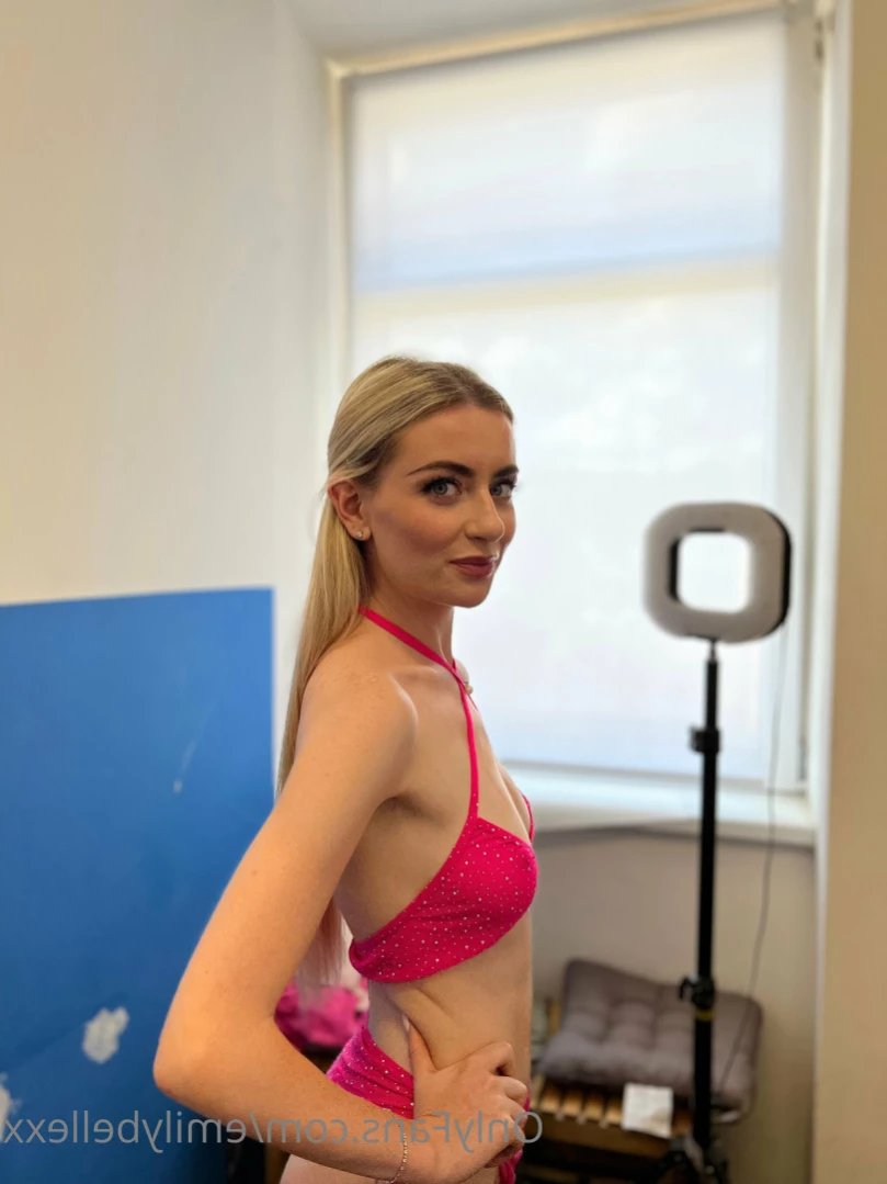 Emily Bellexx [ emilybellexx ] Onlyfans leaked photo 11049139 on Hotleaks.tv