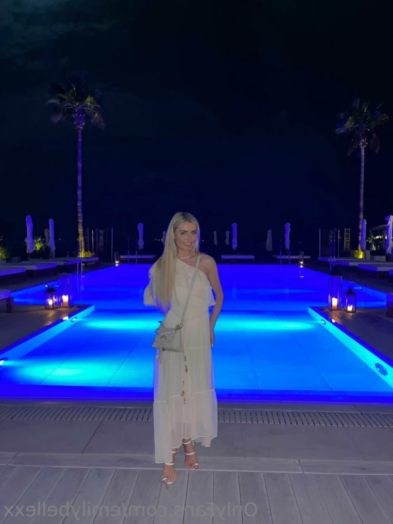 Emily Bellexx [ emilybellexx ] Onlyfans leaked photo 11049143 on Hotleaks.tv