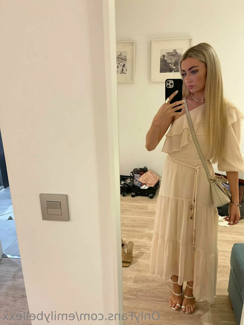 Emily Bellexx [ emilybellexx ] Onlyfans leaked photo 11049148 on Hotleaks.tv