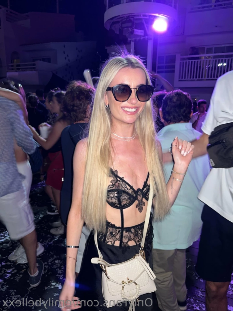Emily Bellexx [ emilybellexx ] Onlyfans leaked photo 11049190 on Hotleaks.tv