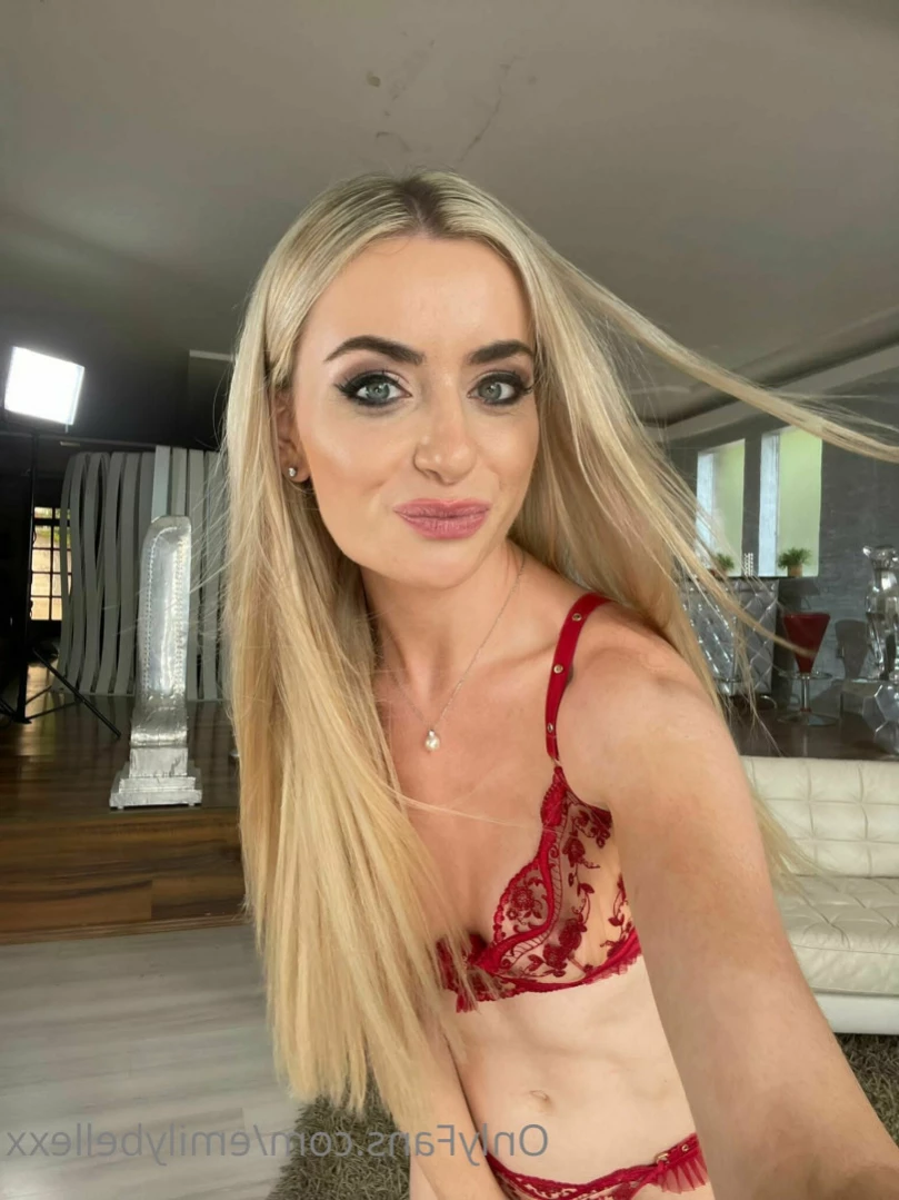 Emily Bellexx [ emilybellexx ] Onlyfans leaked photo 11049193 on Hotleaks.tv