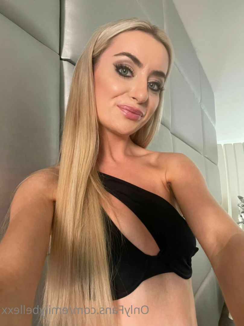 Emily Bellexx [ emilybellexx ] Onlyfans leaked photo 11049212 on Hotleaks.tv