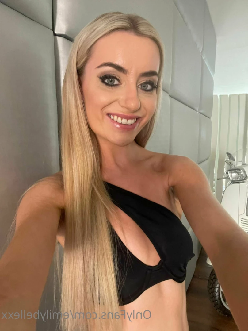 Emily Bellexx [ emilybellexx ] Onlyfans leaked photo 11049220 on Hotleaks.tv