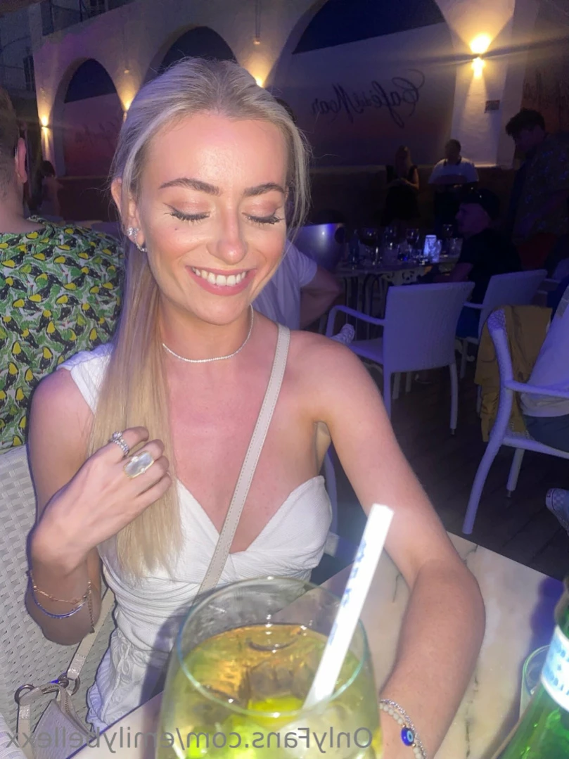 Emily Bellexx [ emilybellexx ] Onlyfans leaked photo 11049223 on Hotleaks.tv