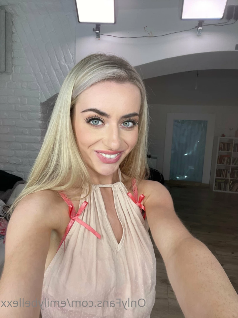 Emily Bellexx [ emilybellexx ] Onlyfans leaked photo 11049244 on Hotleaks.tv