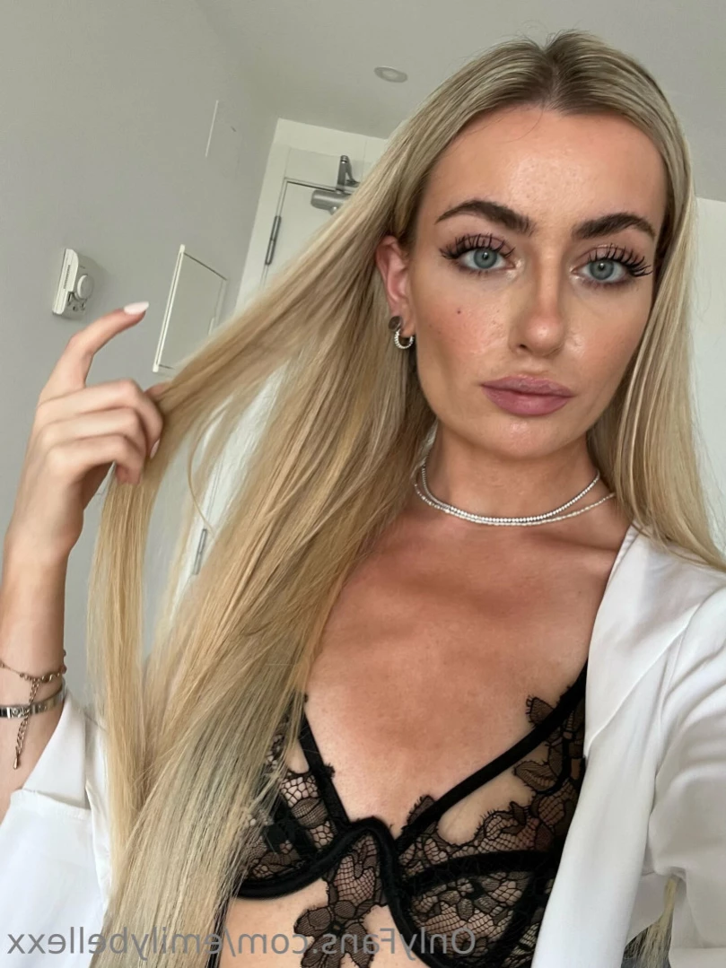 Emily Bellexx [ emilybellexx ] Onlyfans leaked photo 11049256 on Hotleaks.tv