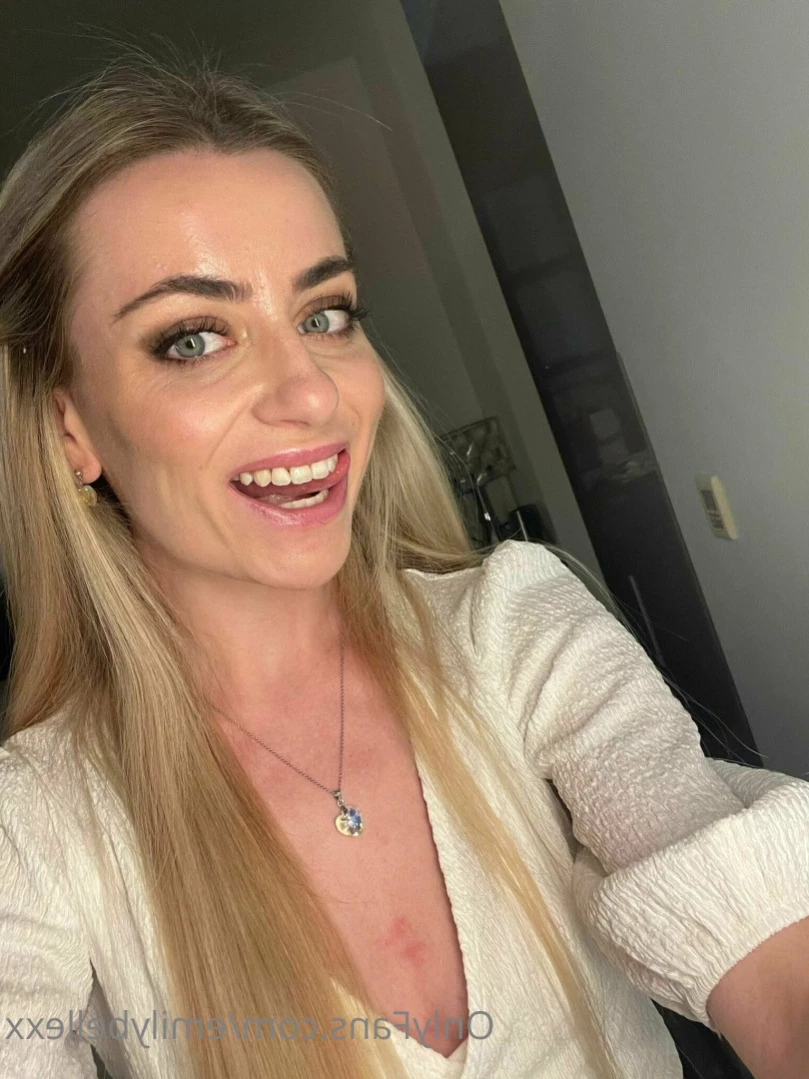Emily Bellexx [ emilybellexx ] Onlyfans leaked photo 11049334 on Hotleaks.tv
