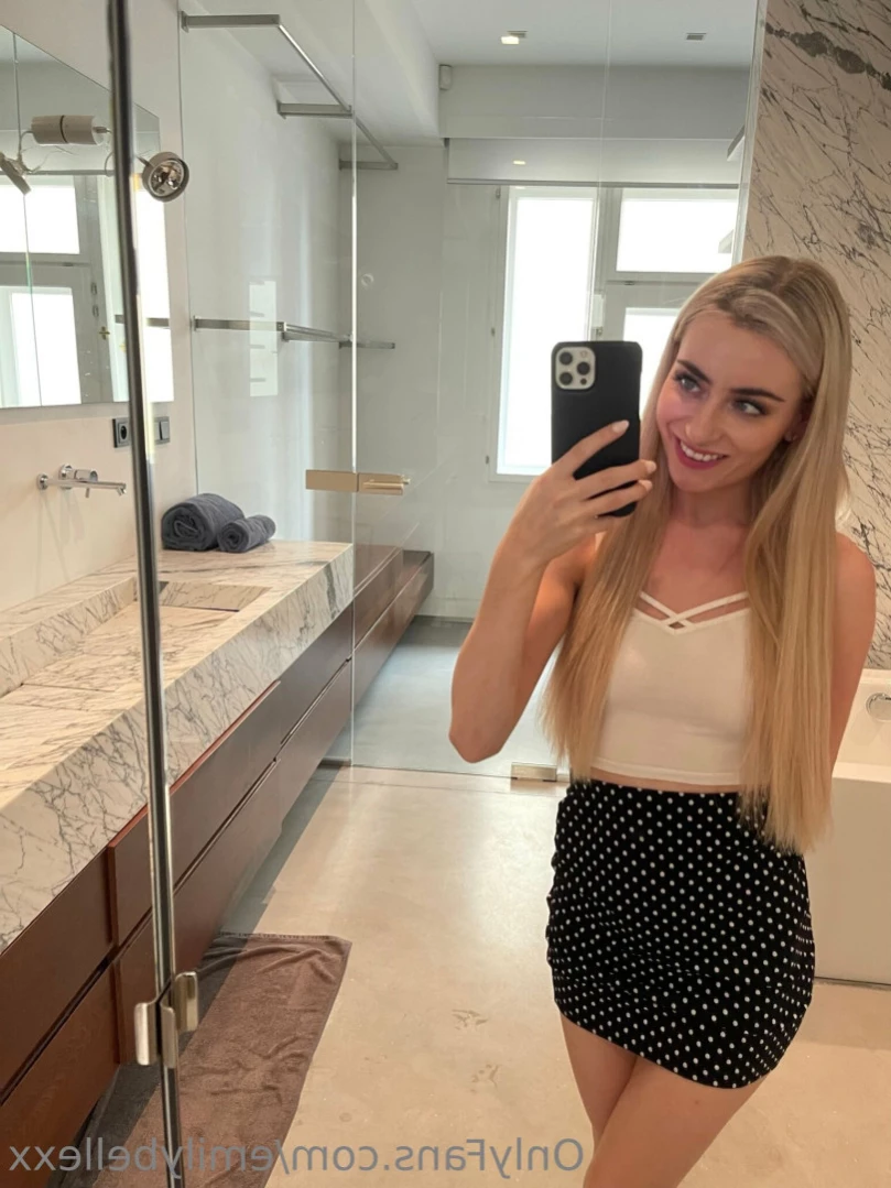 Emily Bellexx [ emilybellexx ] Onlyfans leaked photo 11049343 on Hotleaks.tv