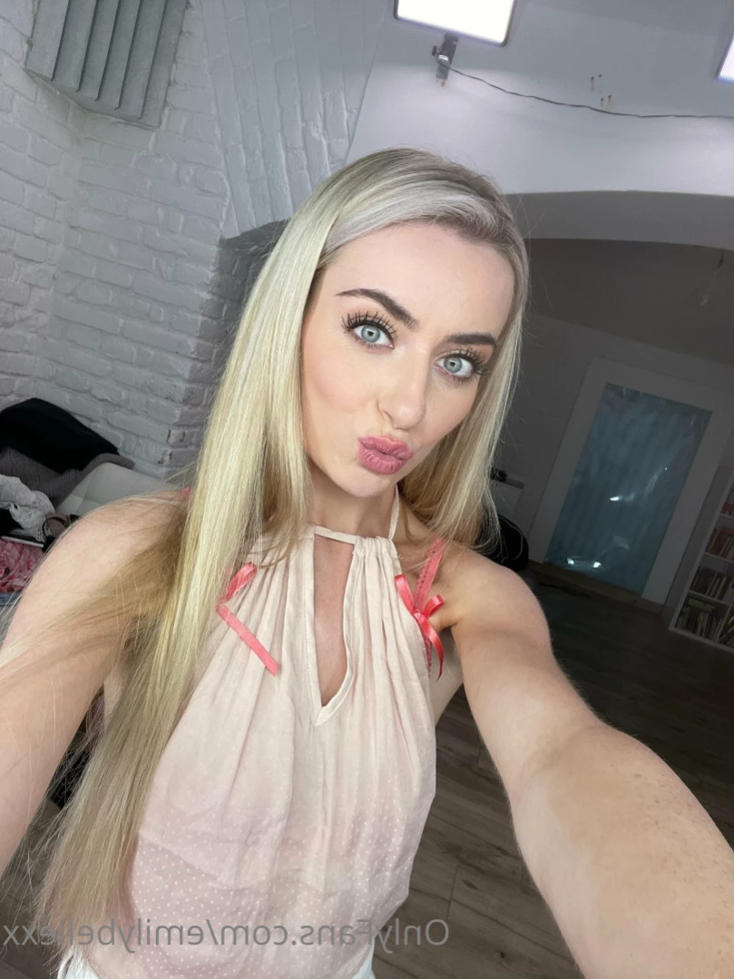 Emily Bellexx [ emilybellexx ] Onlyfans leaked photo 11049370 on Hotleaks.tv