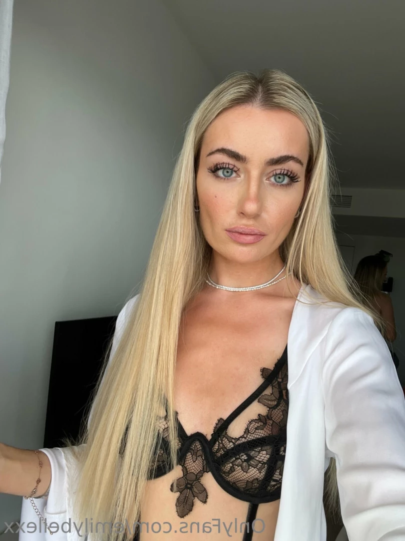 Emily Bellexx [ emilybellexx ] Onlyfans leaked photo 11049371 on Hotleaks.tv