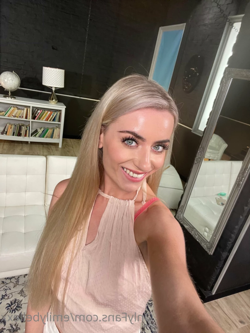 Emily Bellexx [ emilybellexx ] Onlyfans leaked photo 11049374 on Hotleaks.tv