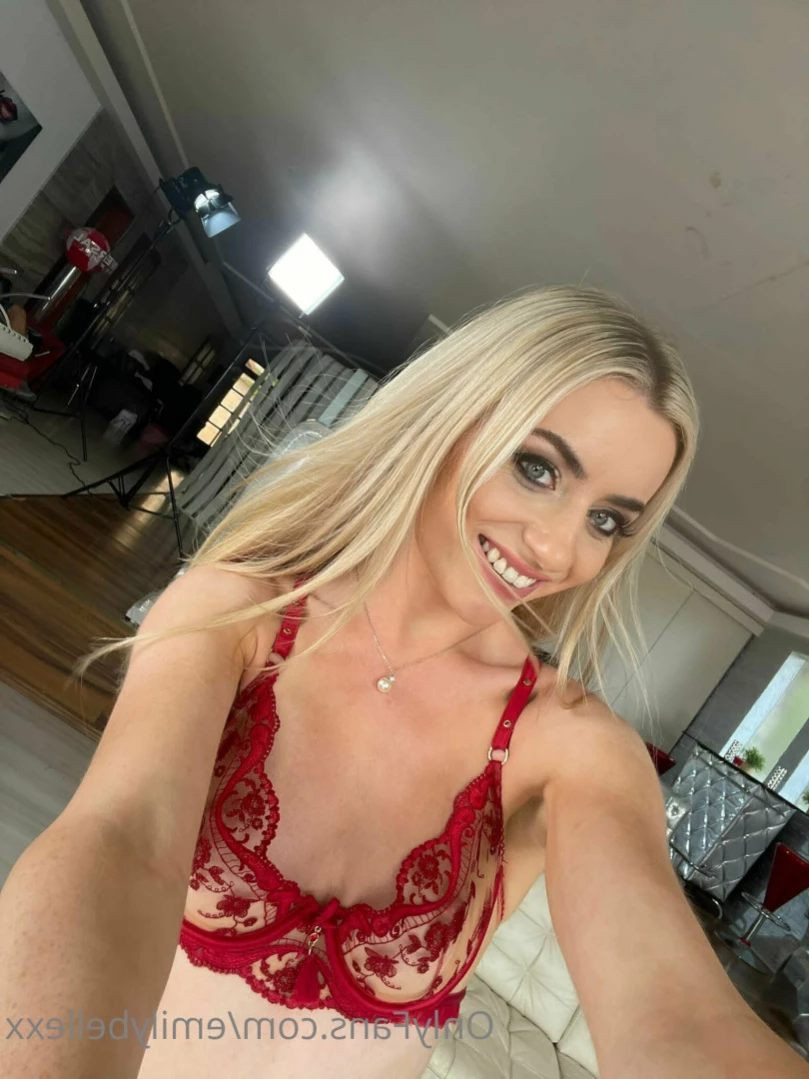 Emily Bellexx [ emilybellexx ] Onlyfans leaked photo 11713352 on Hotleaks.tv