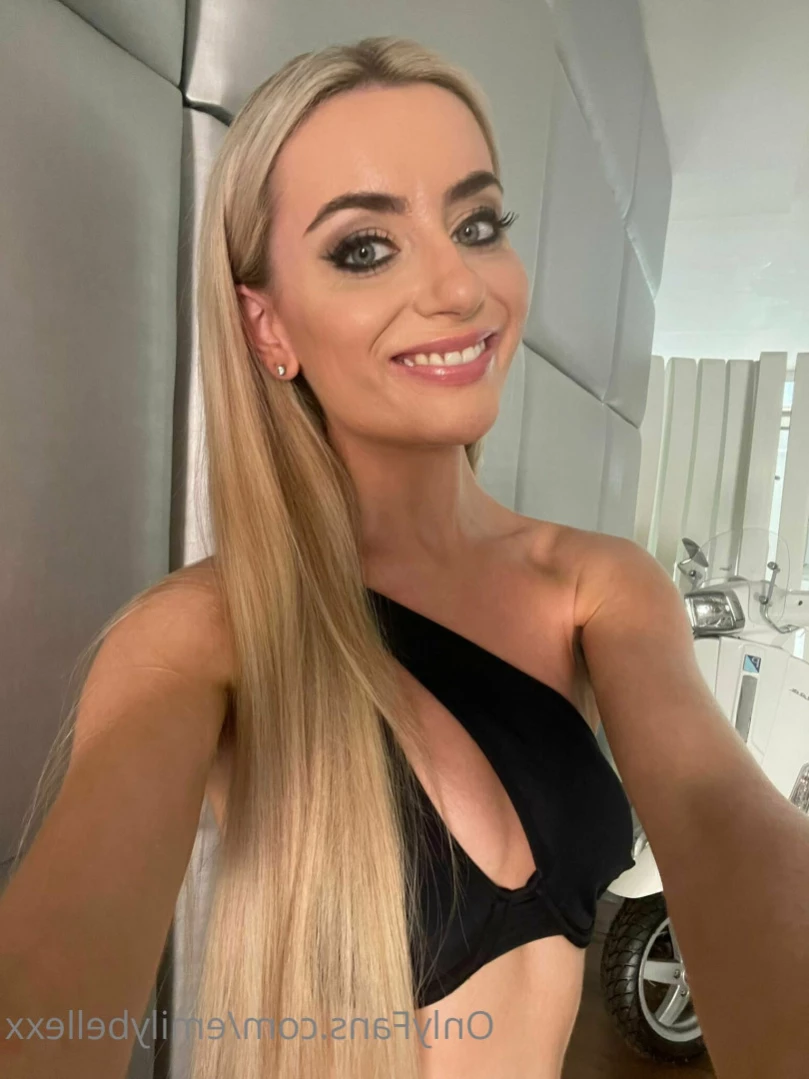 Emily Bellexx [ emilybellexx ] Onlyfans leaked photo 11732672 on Hotleaks.tv
