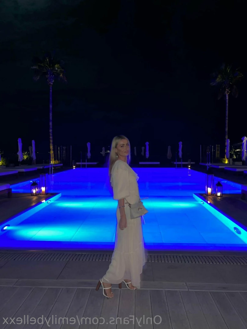 Emily Bellexx [ emilybellexx ] Onlyfans leaked photo 12767152 on Hotleaks.tv