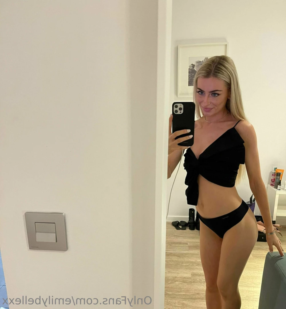 Emily Bellexx [ emilybellexx ] Onlyfans leaked photo 13514169 on Hotleaks.tv
