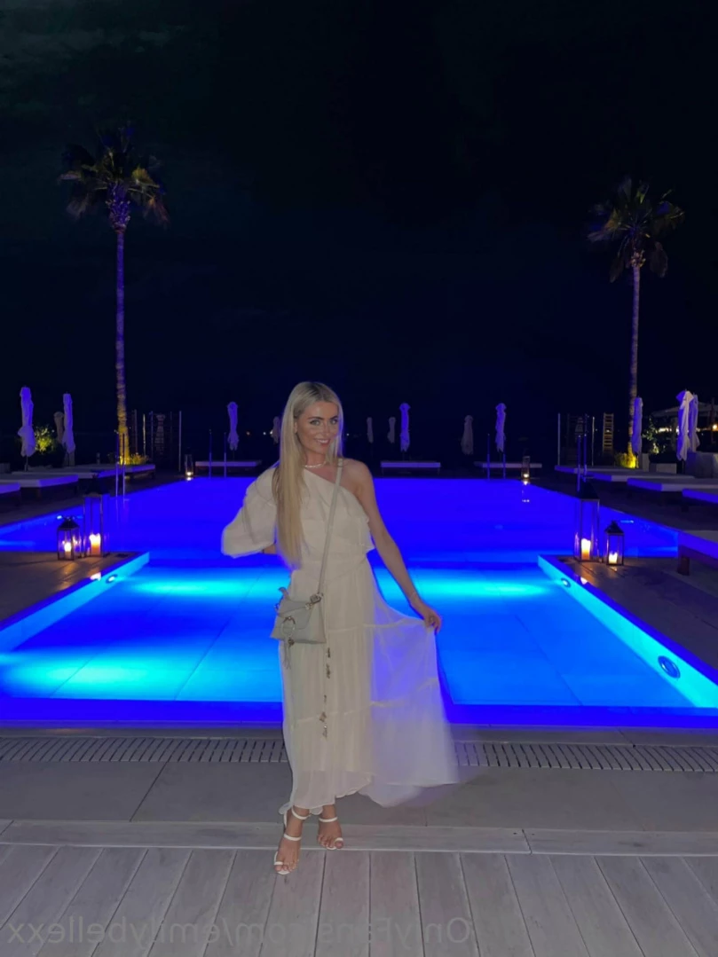 Emily Bellexx [ emilybellexx ] Onlyfans leaked photo 13580530 on Hotleaks.tv