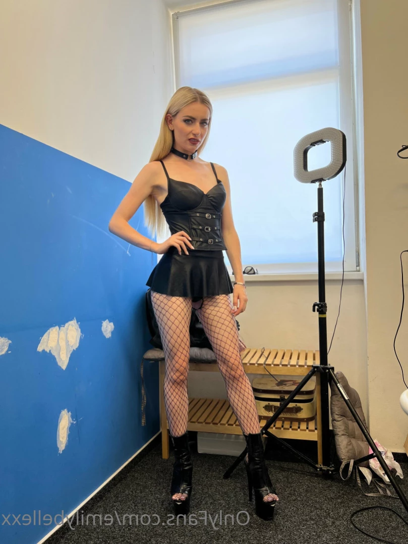 Emily Bellexx [ emilybellexx ] Onlyfans leaked photo 14107223 on Hotleaks.tv