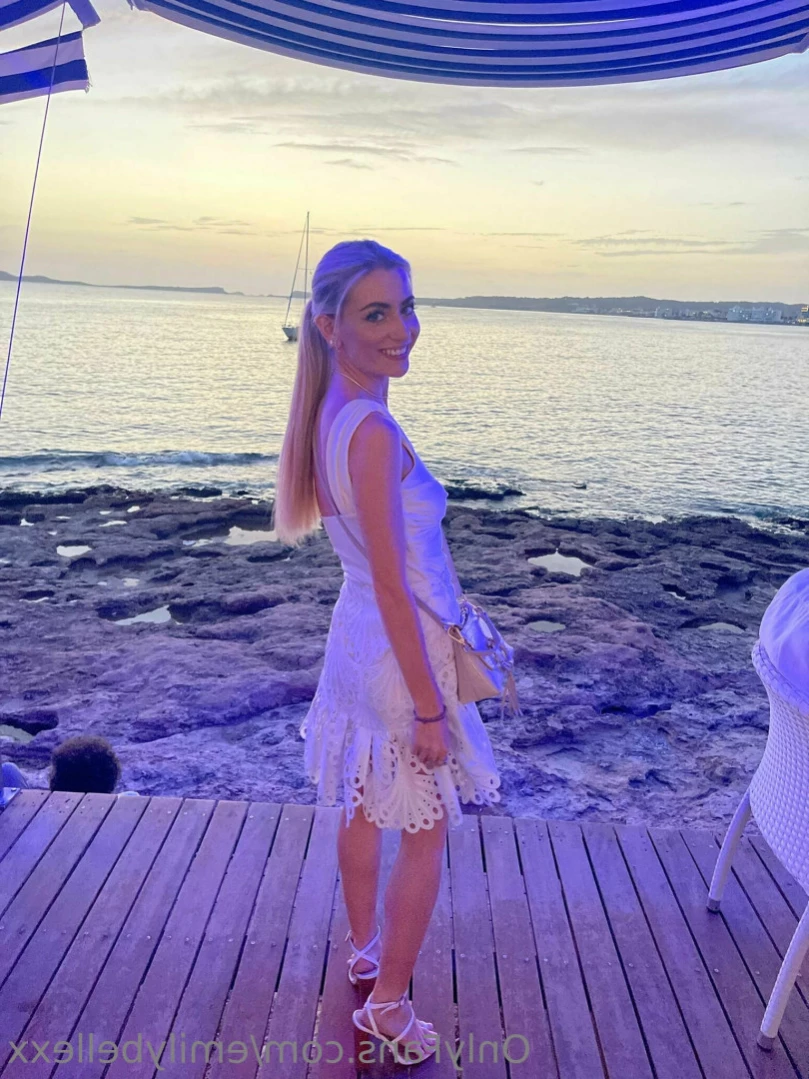 Emily Bellexx [ emilybellexx ] Onlyfans leaked photo 14107233 on Hotleaks.tv