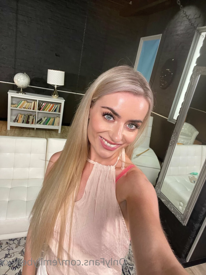 Emily Bellexx [ emilybellexx ] Onlyfans leaked photo 14297875 on Hotleaks.tv