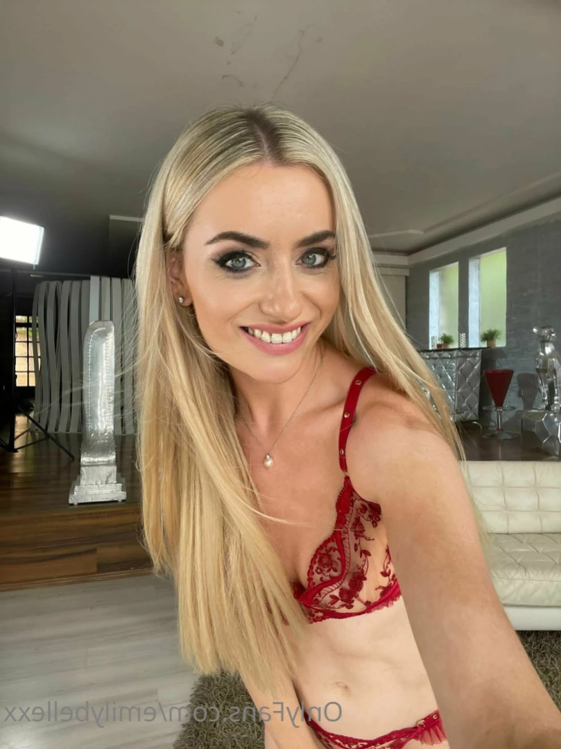 Emily Bellexx [ emilybellexx ] Onlyfans leaked photo 14297885 on Hotleaks.tv