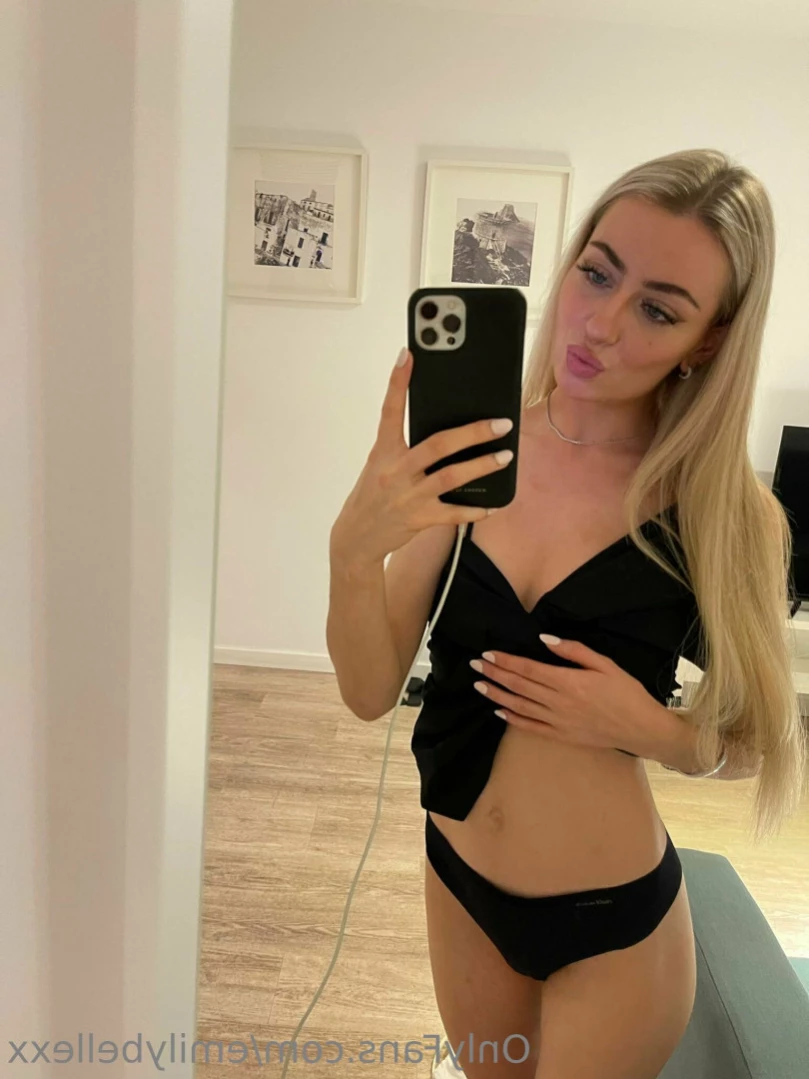 Emily Bellexx [ emilybellexx ] Onlyfans leaked photo 15445370 on Hotleaks.tv
