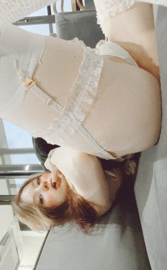 Emma [ emma_55 ] Onlyfans leaked photo 7639915 on Hotleaks.tv