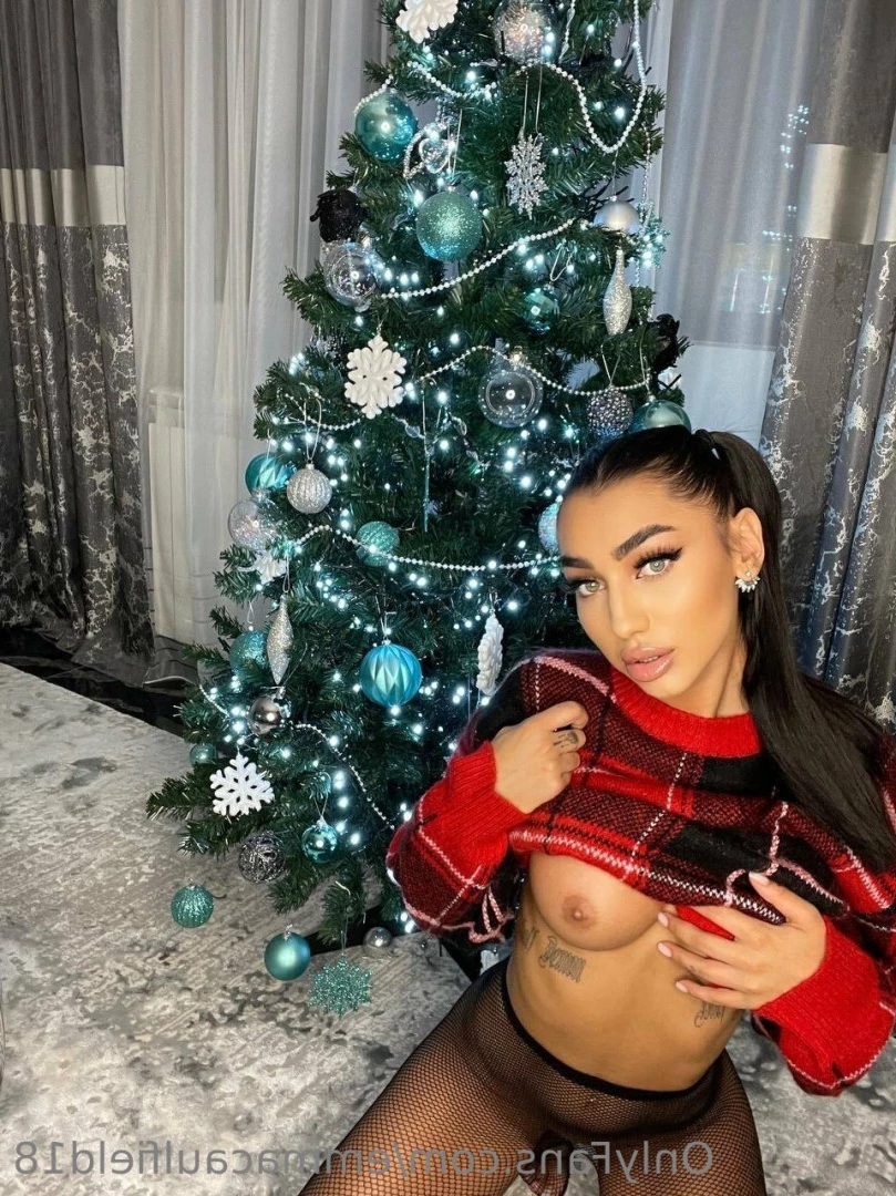 Emma NYU Freshie 😇 [ emmacaulfield18 ] Onlyfans leaked photo 9063279 on Hotleaks.tv