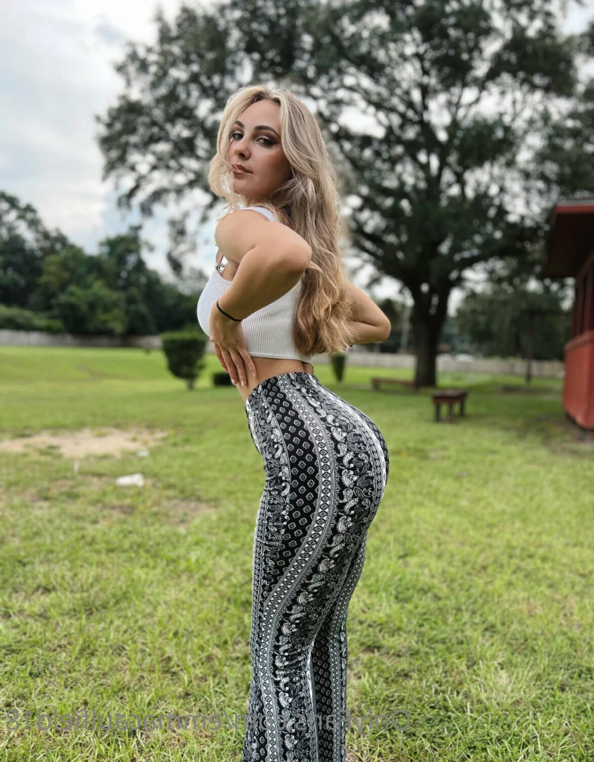 Emma NYU Freshie 😇 [ emmacaulfield18 ] Onlyfans leaked photo 10586778 on Hotleaks.tv