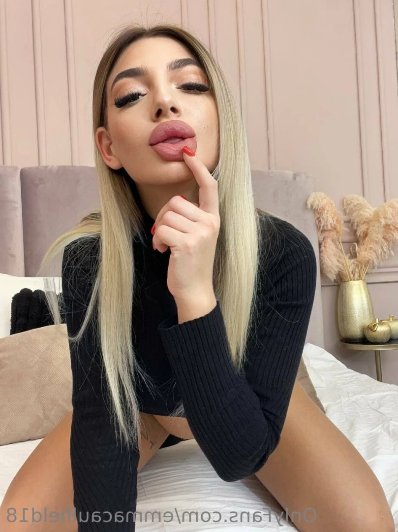 Emma NYU Freshie 😇 [ emmacaulfield18 ] Onlyfans leaked photo 10588961 on Hotleaks.tv