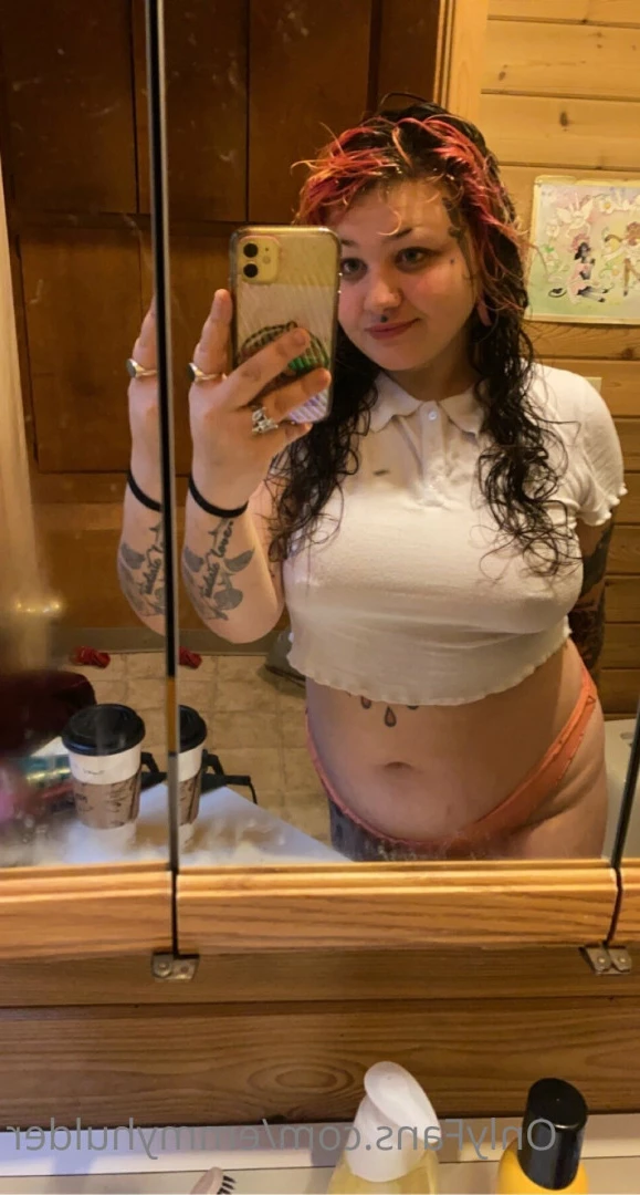 Em Hulder🌿DM me for content, honey.✨ [ emmyhulder ] Onlyfans leaked photo 7637037 on Hotleaks.tv
