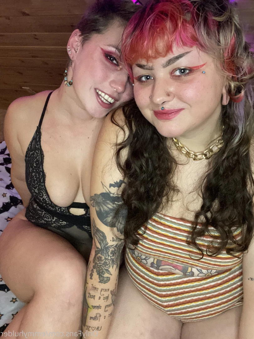 Em Hulder🌿DM me for content, honey.✨ [ emmyhulder ] Onlyfans leaked photo 7637146 on Hotleaks.tv