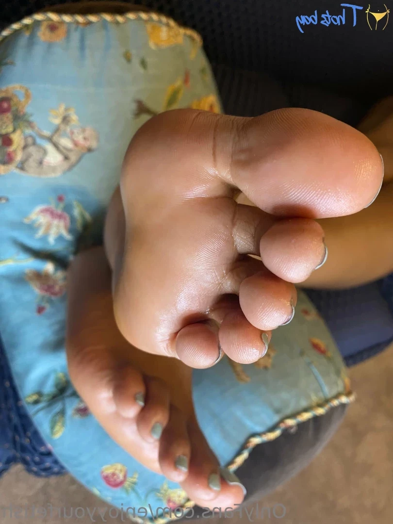 THE FOOT WORSHIP LEGEND [ enjoyyourfetish ] Onlyfans leaked photo 18680703 on Hotleaks.tv