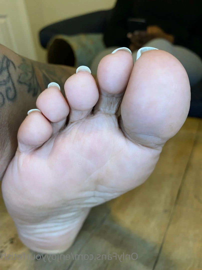 THE FOOT WORSHIP LEGEND [ enjoyyourfetish ] Onlyfans leaked photo 7155093 on Hotleaks.tv