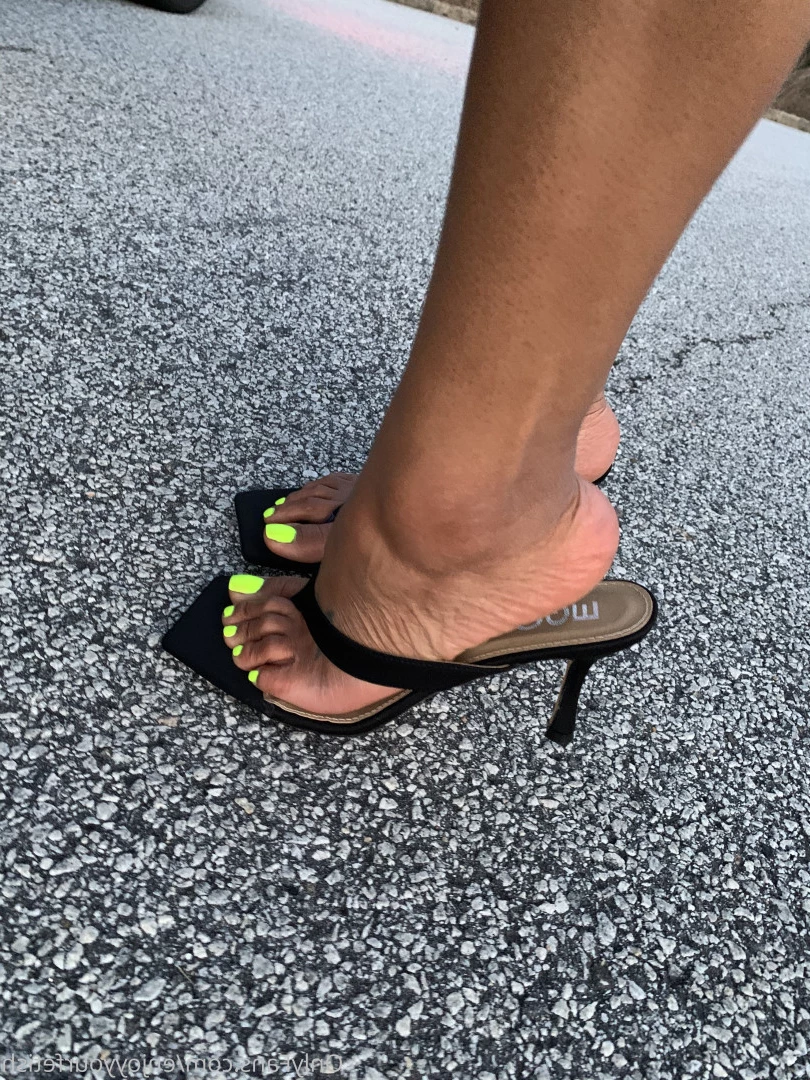 THE FOOT WORSHIP LEGEND [ enjoyyourfetish ] Onlyfans leaked photo 7157586 on Hotleaks.tv