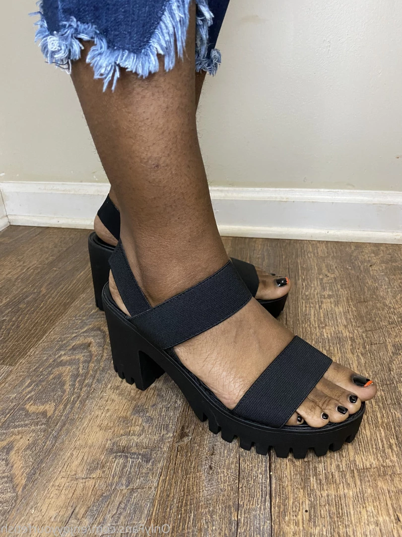 THE FOOT WORSHIP LEGEND [ enjoyyourfetish ] Onlyfans leaked photo 7158924 on Hotleaks.tv
