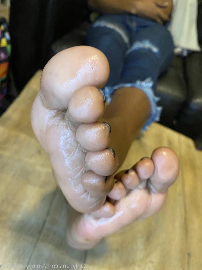 THE FOOT WORSHIP LEGEND [ enjoyyourfetish ] Onlyfans leaked photo 7163069 on Hotleaks.tv