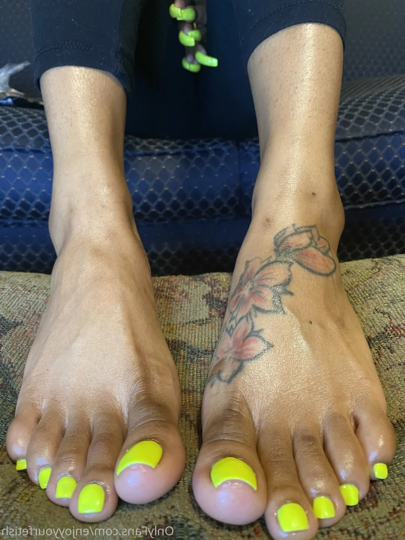 THE FOOT WORSHIP LEGEND [ enjoyyourfetish ] Onlyfans leaked photo 7168312 on Hotleaks.tv