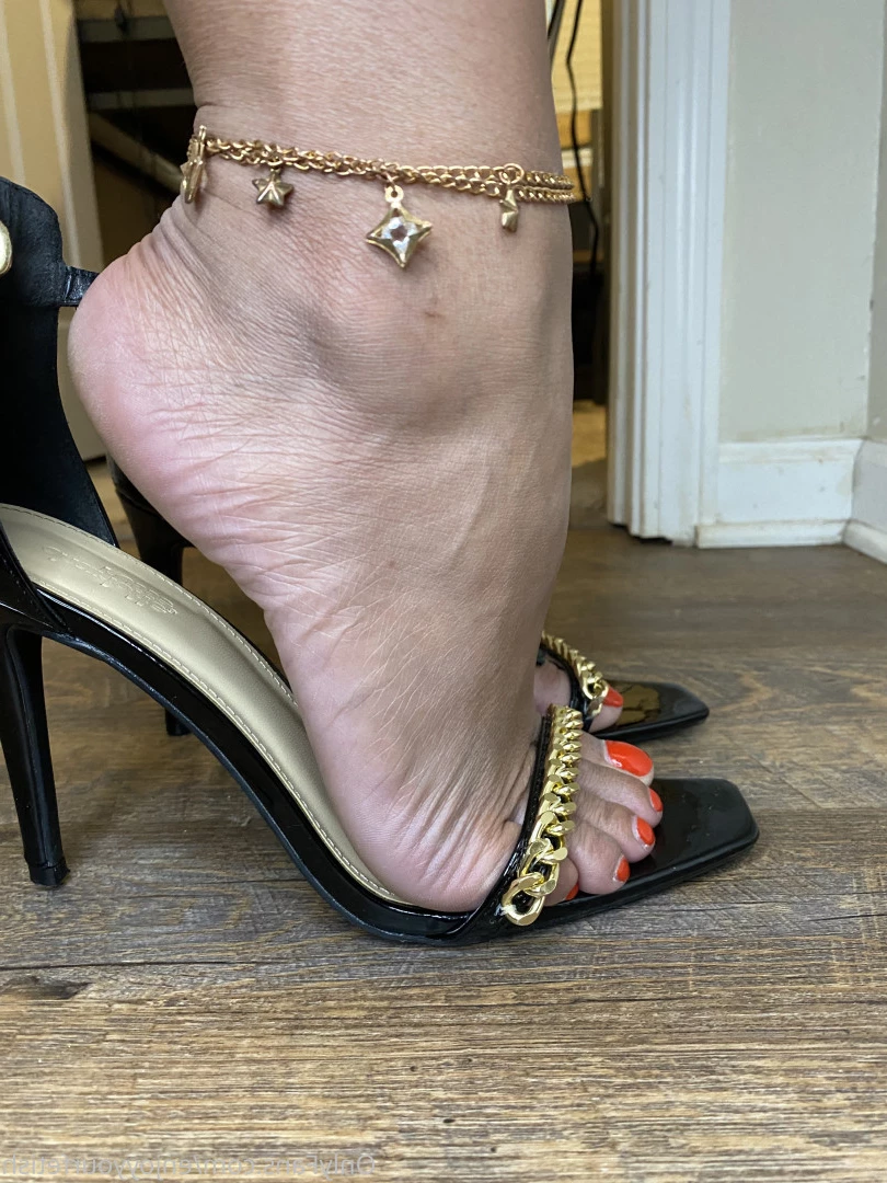 THE FOOT WORSHIP LEGEND [ enjoyyourfetish ] Onlyfans leaked photo 7171807 on Hotleaks.tv