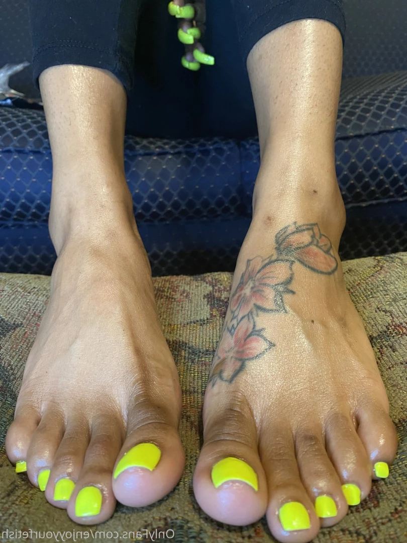 THE FOOT WORSHIP LEGEND [ enjoyyourfetish ] Onlyfans leaked photo 7182472 on Hotleaks.tv